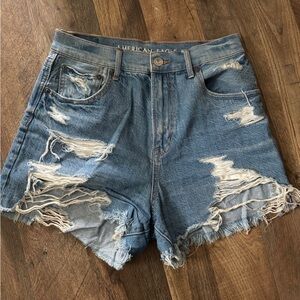 American Eagle High Rise Boyfriend Short